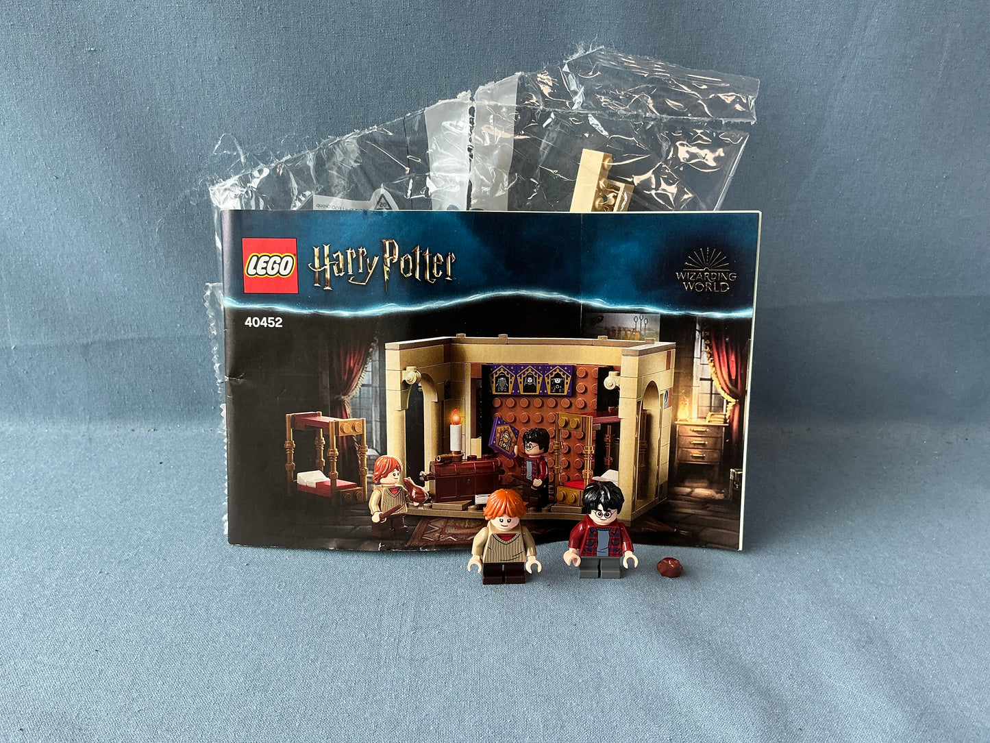 LEGO Harry Potter. Hogwarts Gryffindor Dorms. 40452. (Used)