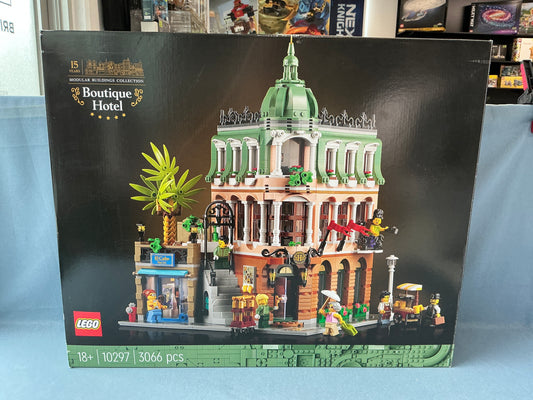 LEGO Modular. Boutique Hotel. 10297. Used