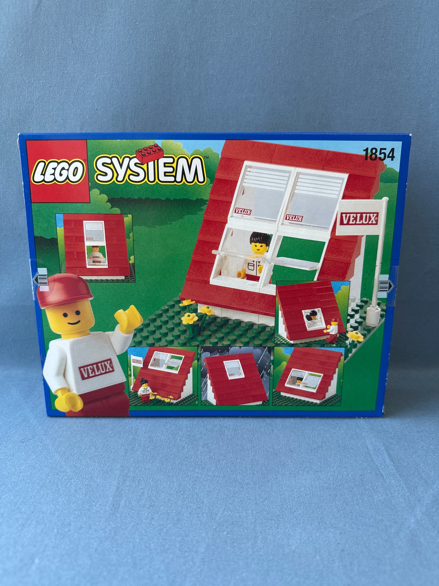 LEGO Town. House with Roof-Windows (Velux). 1854