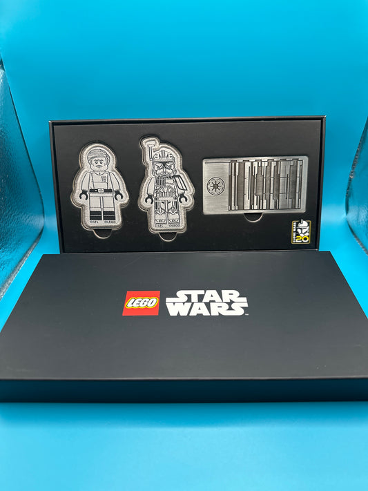 LEGO Star Wars. Metal Republic Credit with 2 minifigure patches. Clone Wars collectable. 5008162