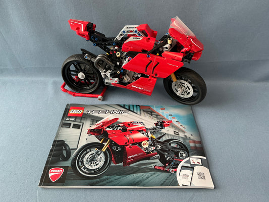LEGO Technic. Ducati Panigale V4 R. 42107. (Used)