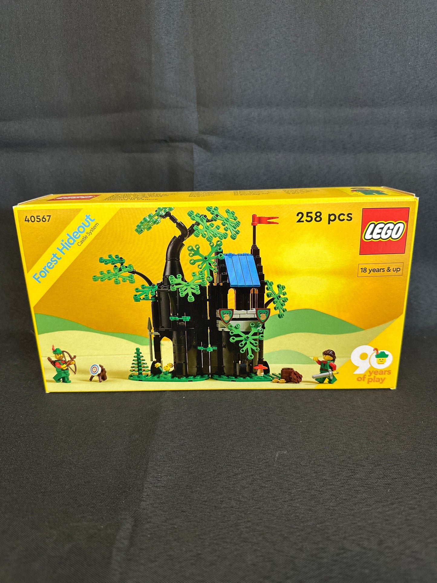 Forest Hideout. new. 40567