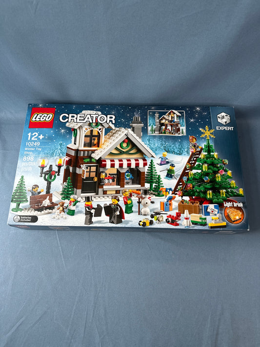 LEGO Creator. Winter Toy Shop. 10249