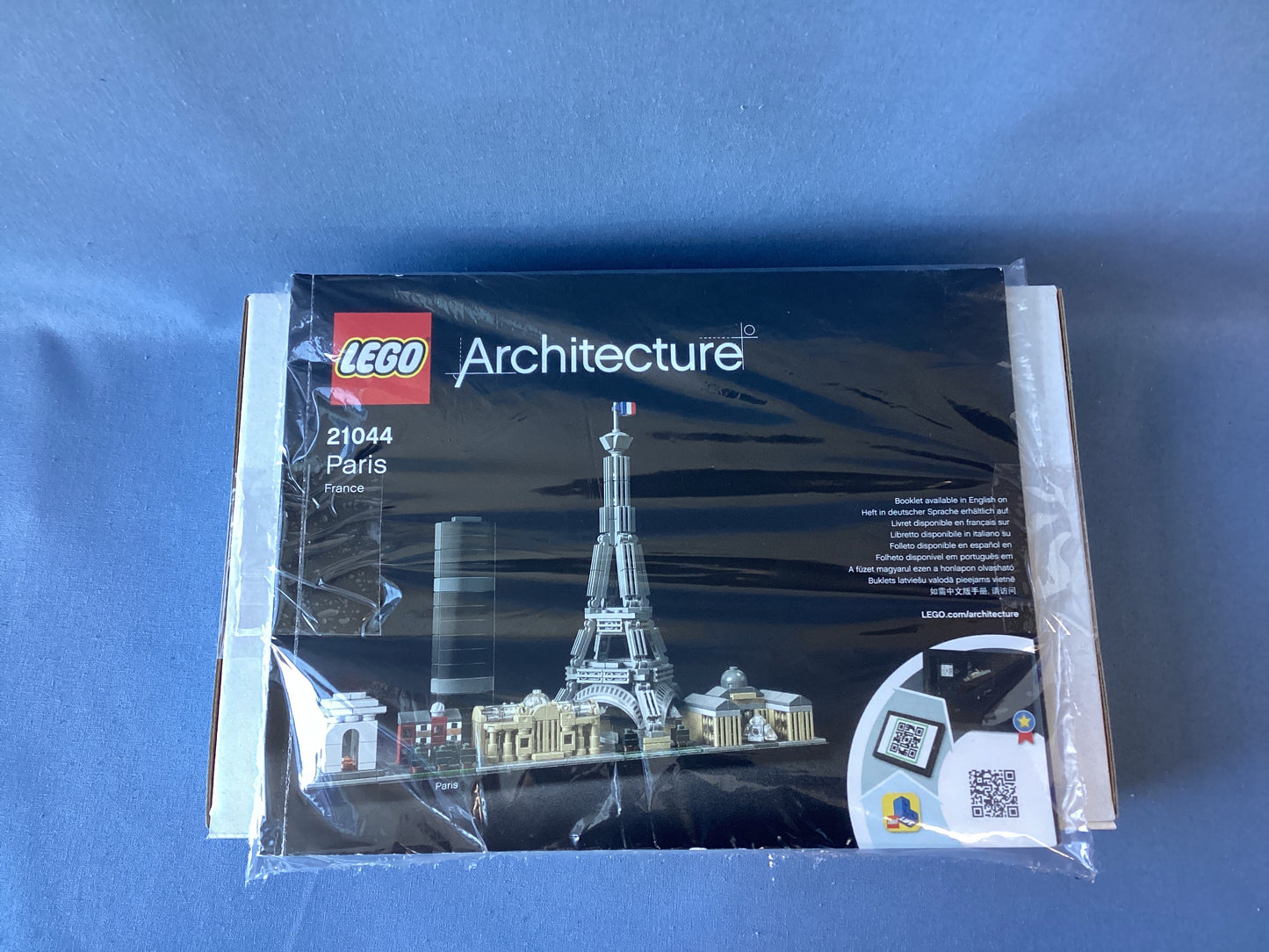 LEGO. Architecture. Paris. 21044. Used