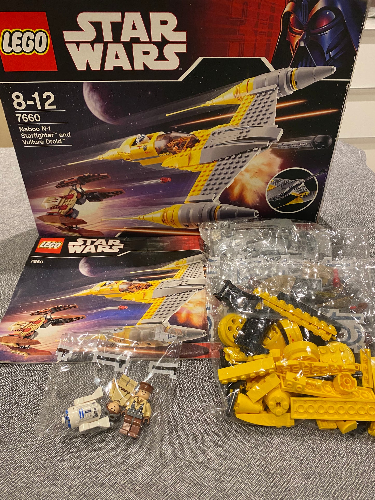 Naboo Starfighter & Vulture Droid. 7660. Used