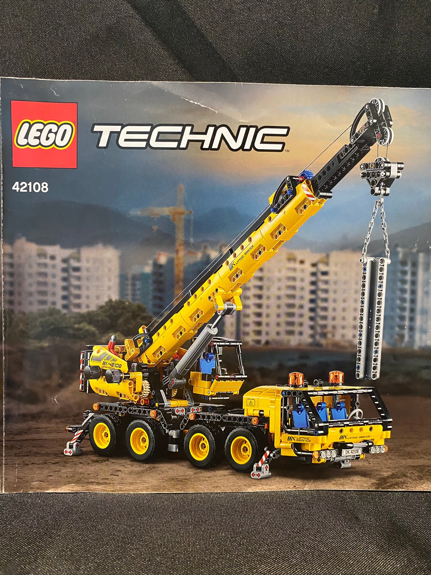 Technic mobile crane. 42108. Used